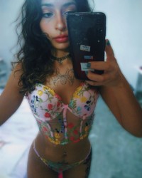 Do u like how i look sweetheart? Let me know! photo