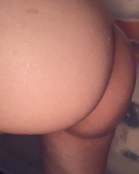 C showing off photo