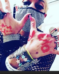 Harley Quinn chillin photo