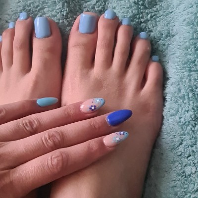 LonelyFantazy's profile picture