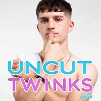 Uncut Twinks - Canal