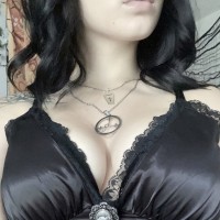 Haunting Hottie