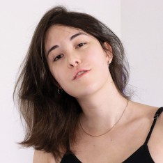Des stars du porno sexys à poil dans des longs-métrages pornos ...