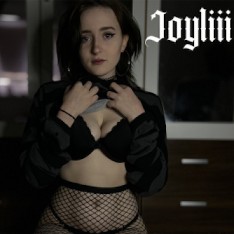 Des stars du porno sexys à poil dans des longs-métrages pornos ...