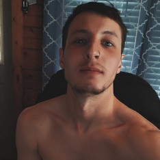 Des stars du porno sexys à poil dans des longs-métrages pornos ...