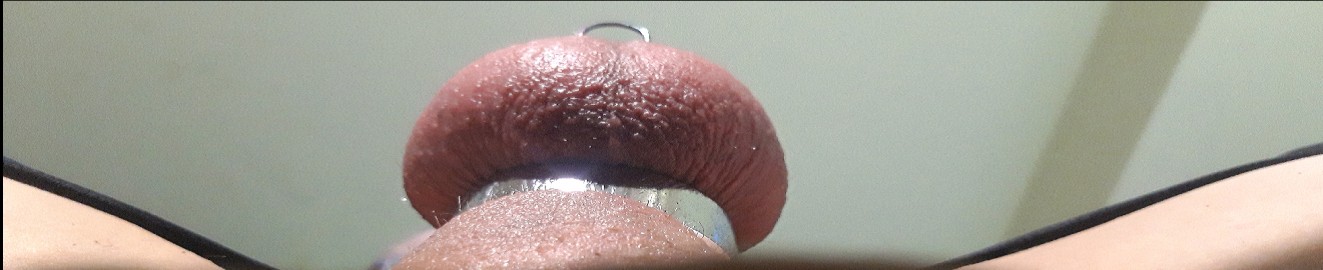 In love with chains and piercing