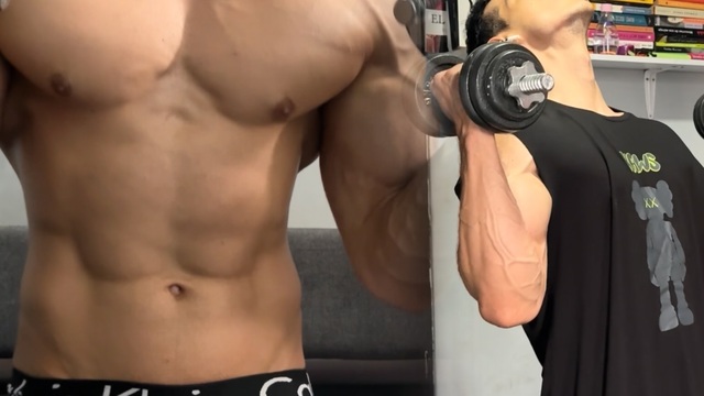 I End Up Fucking My Toy After Flexing My Cut Muscles While Speaking Spanish