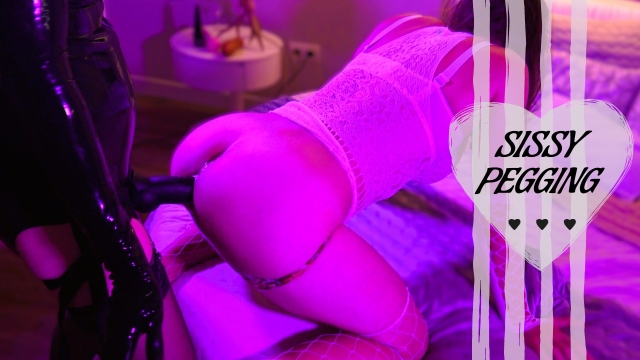 Sissy Fucked Wide Open After Plugging In