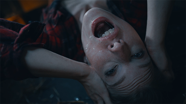 Girls Are Lured Into A Sex Shelter By Red Transformation Alien Parasites During The End Of The World