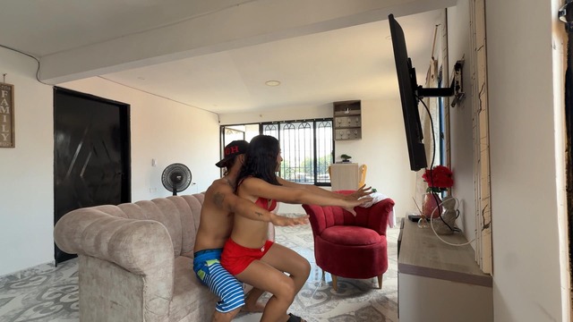 As We Exercise Together The Ven Ven Hermanastro Also Gives Me Your Gran Polla Through My Culo