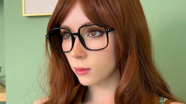 The Cute Nerd Girl Wants To Have A Hard Time With The Teacher Instead Of Studying