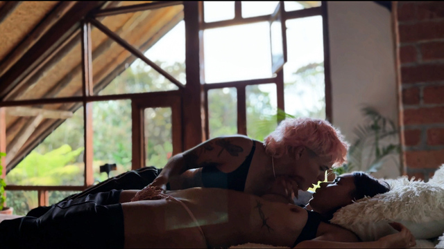 I Gave Her The Finger Until She Exploded With Cum What A Delicious Silhouette