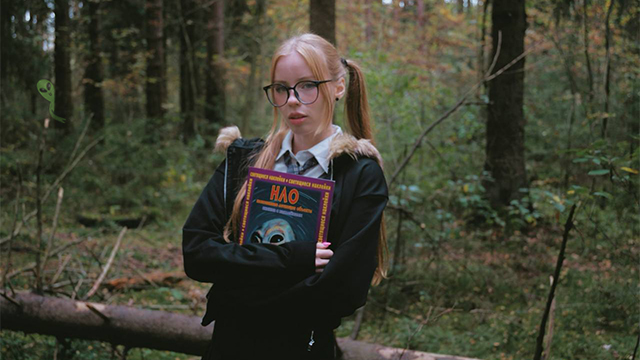 The Innocent Schoolgirl Alien Hunter Was Desperate For Some Sex