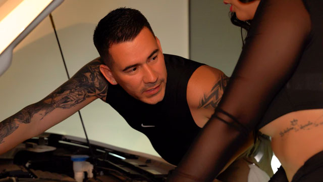 The Mechanic Fucks His Customer In Her Husband's Car Without Feeling Guilty