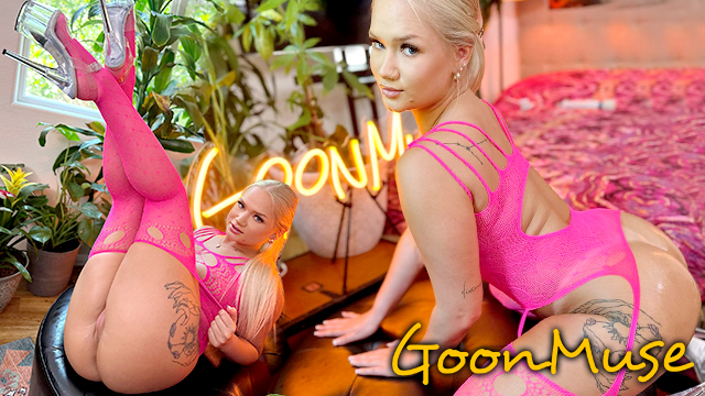 A Blonde Hottie Receives A Severe Pussy Pounding