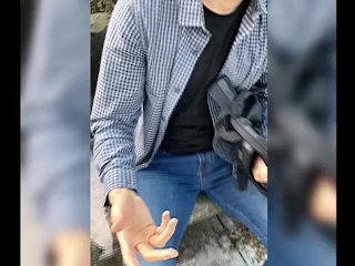 Mexikói lány pénzt ajánl egy férfinak szexért cserébe