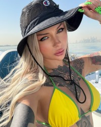 Solo content photo