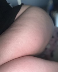 Step sister’s private snaps photo