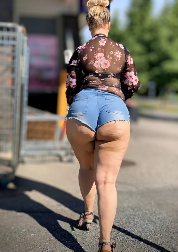 Mrs Frida Sharing's Album