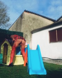 No perdamos nunca nuestra esencia! A esta perrita le gusta mucho jugar 😈😝 photo