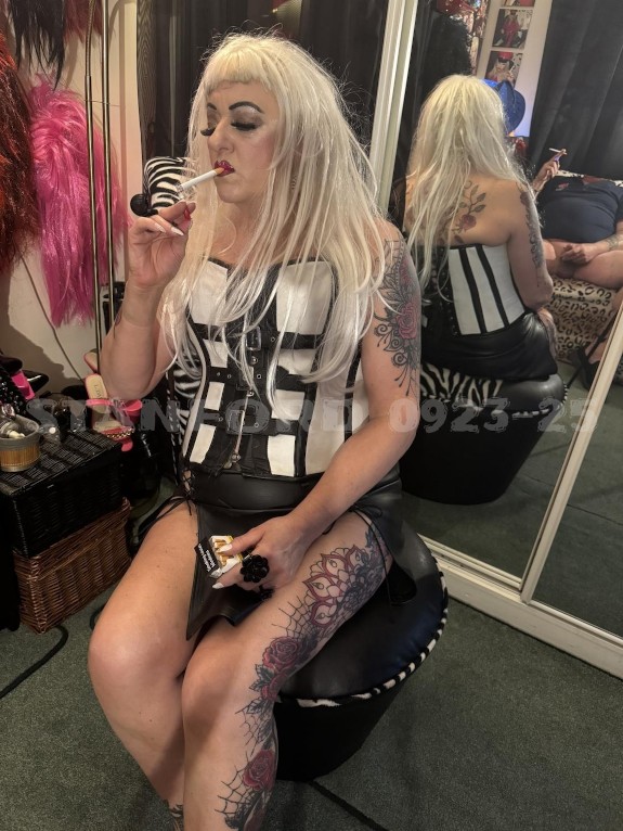 I LOVE BEING A SMOKING SLUT