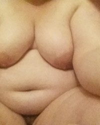naked pic of curvy lady photo