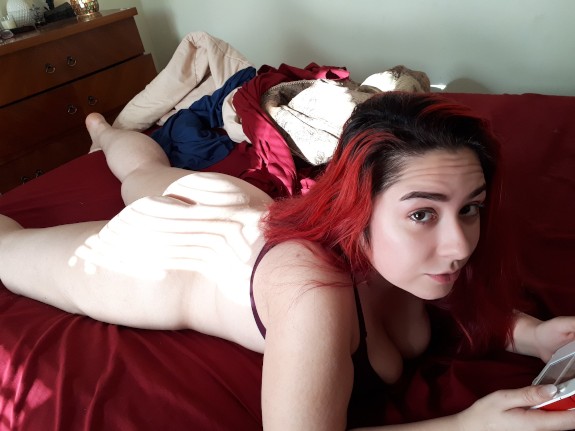 Morning fun playing with my Nintendo 2ds and butt plug!!