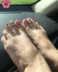 Luv4feet - Pink Shades with Dots Footjob photo