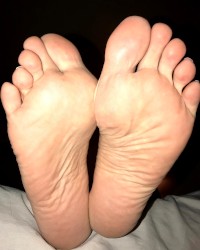 Wrinkled Soles & Feet - Pepper Bane photo