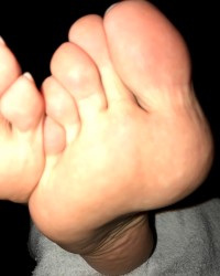 Wrinkled Feet & Soles - Pepper Bane photo