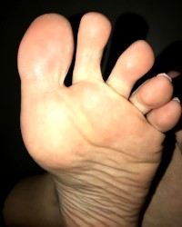 Wrinkled Feet & Soles - Pepper Bane photo