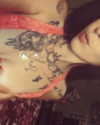 Watch my new video . khole_raine the squirt queen. Gushing everywhere!!! photo