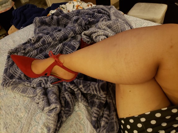 Sexy fucking feet.