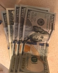 I want a team of 5 woman that want to make good money together. Go getters photo