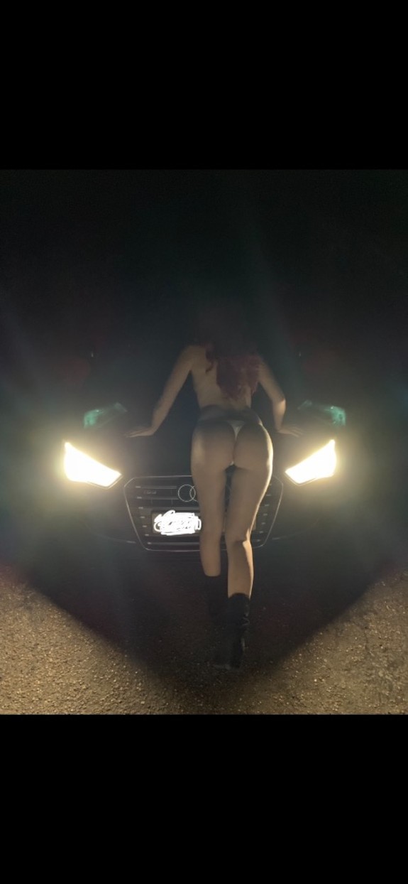 Hot horny milf does voyeur in the car