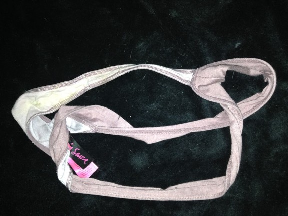 ROOMMATES DIRTY THONGS!!