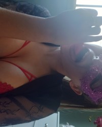 Wanna fuck Mylie ? photo