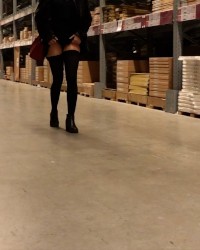 Shopping center photo