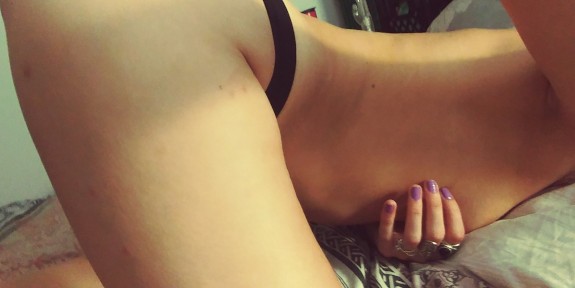 Cum play with my tits and my ass .