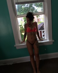 WATCH MY PREMIUM VIDEOS ITS ONLY GOING TO GET SEXIER photo