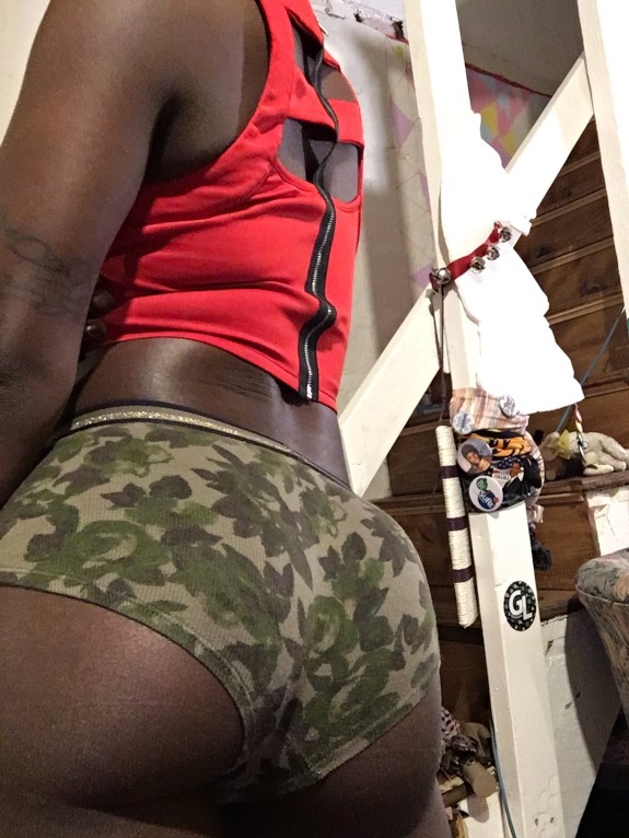 Chocolate filled stuffed pussy