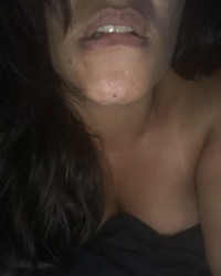 Features of the wife photo