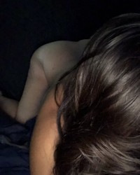 Features of the wife photo