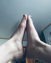 Feet Album photo