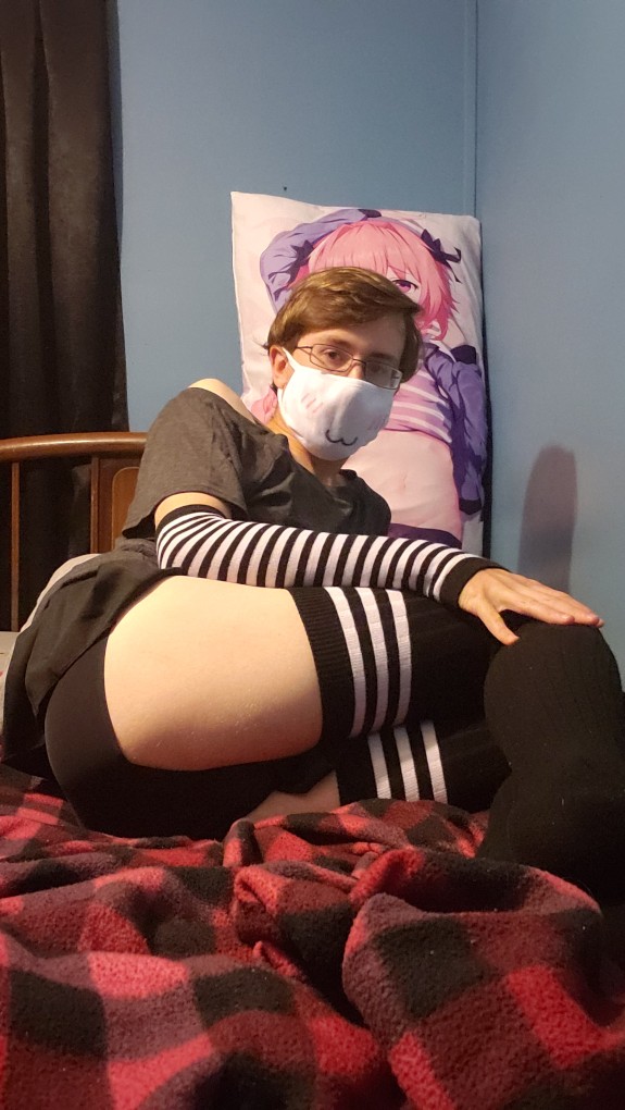 Needing a cuddle buddy :3