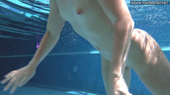 Jessica Lincoln Pt.1 UnderWaterShow