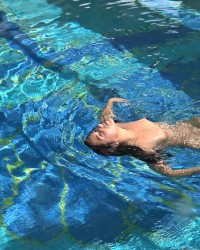 Jessica Lincoln Pt.1 UnderWaterShow photo