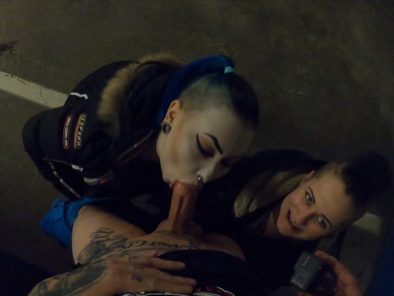 2 Girls and guy