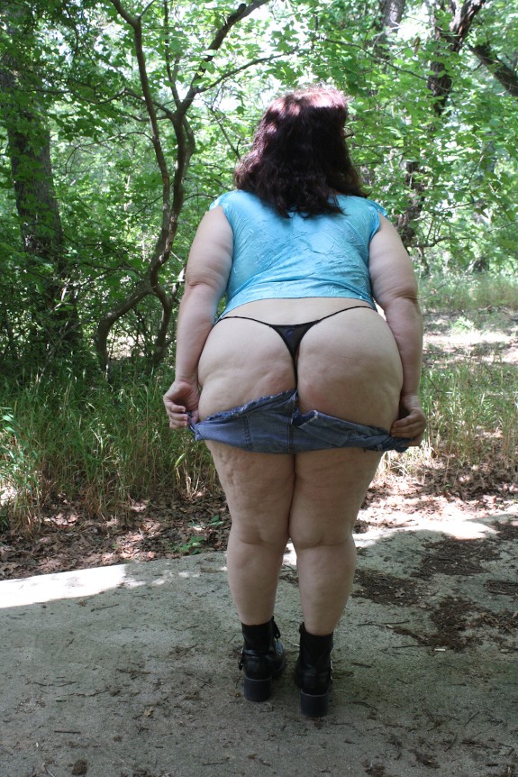BBW walking the nature center in Texas clothed and nude