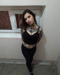 Девушка с тату photo